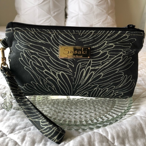 Sasaki Handbags - 🌸Sasaki Wristlet Cloth Bag